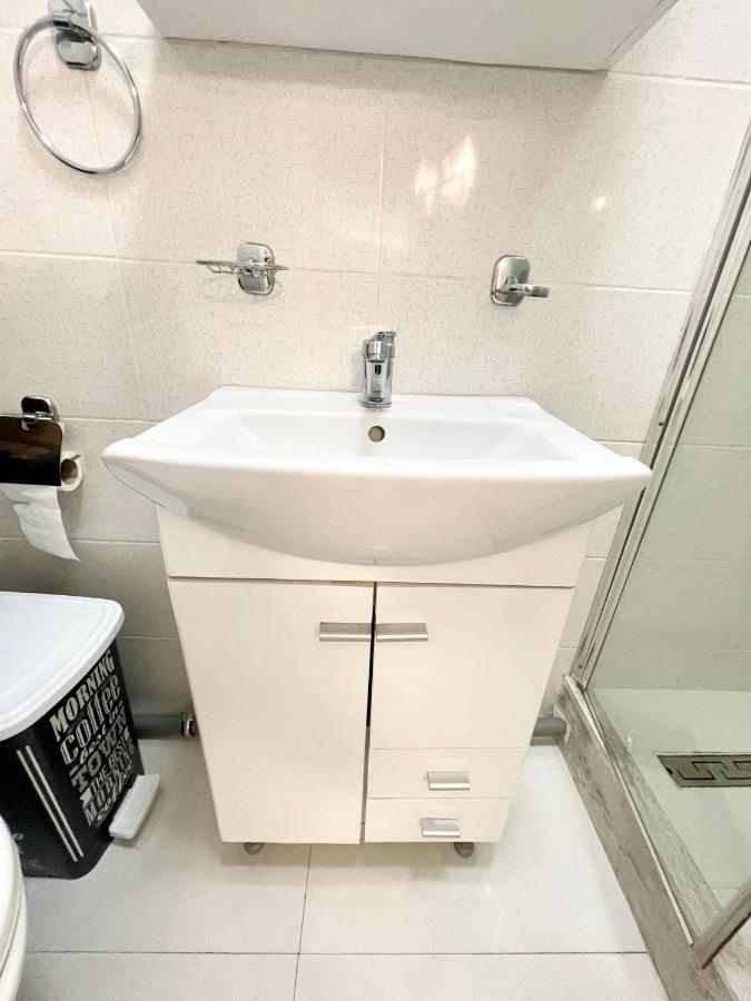 Prime 2 - Half Ground Level With Windows - Demisol Apartment Bukarest